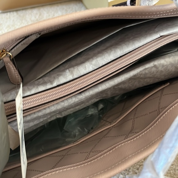 MICHAEL KORS JET SET TRAVEL LARGE TOTE NEW AUTHENTIC 14x11 - Picture 7 of 13